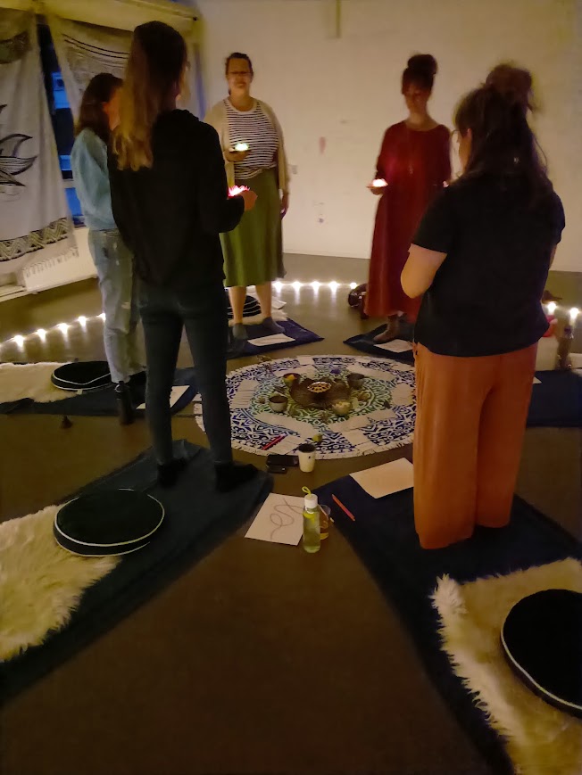 vrouwen in de cirkel